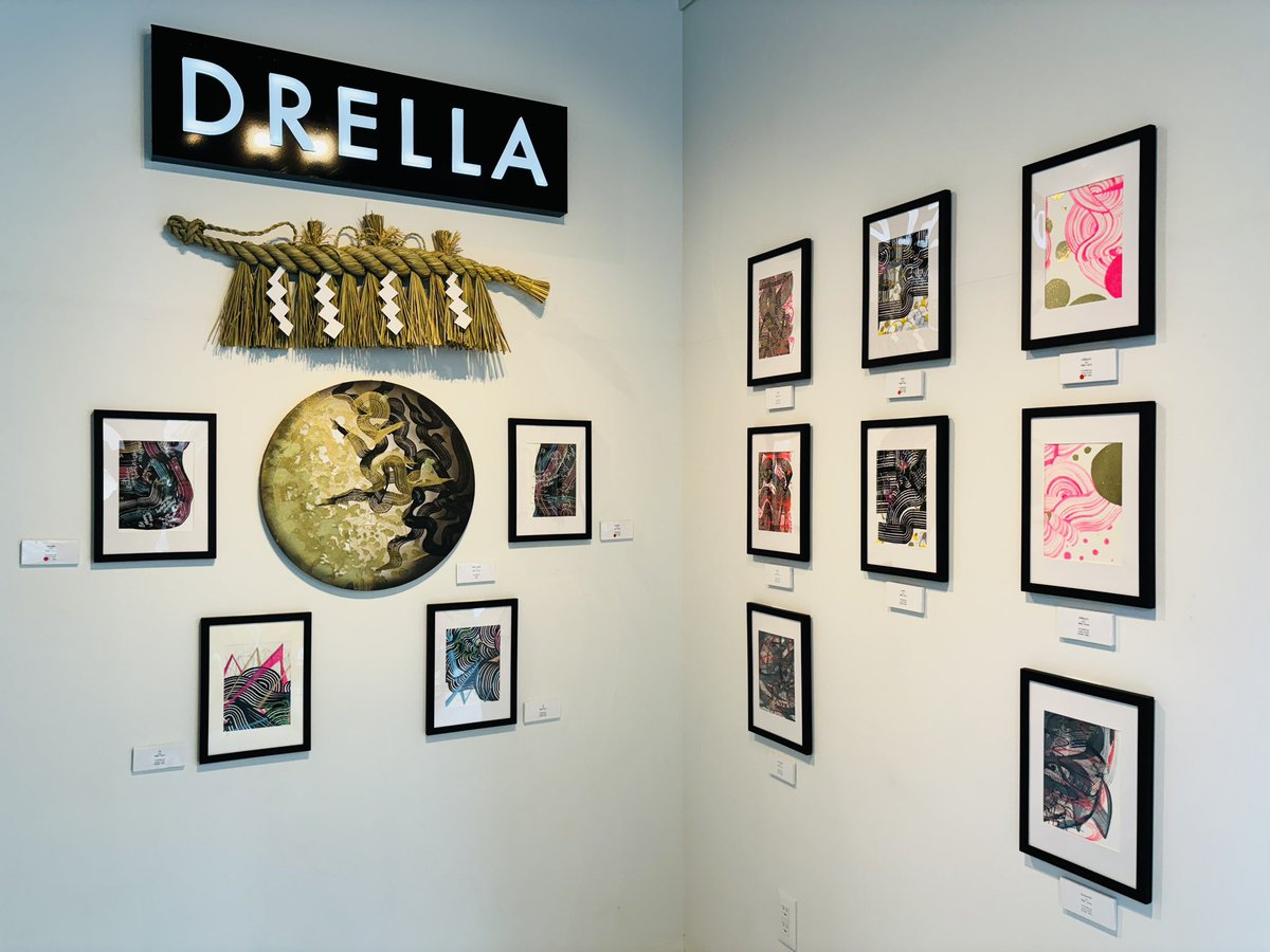 pichooon_m's tweet photo. 本日は #DRELLA で開催されているはるちゃん(#TeddySun 🧸☀️はるちゃんのアーティストネーム)の個展にお邪魔してきました❤️テディさん在廊してたのでお話できました🫶🏻はるちゃんとゆるーく話せるあの時間が心地よいし、お顔見れるだけで安心🥰元気に過ごしててくれれば🌈きゃわ空間でした🩷#丘山晴己 https://t.co/LZL175J9cL