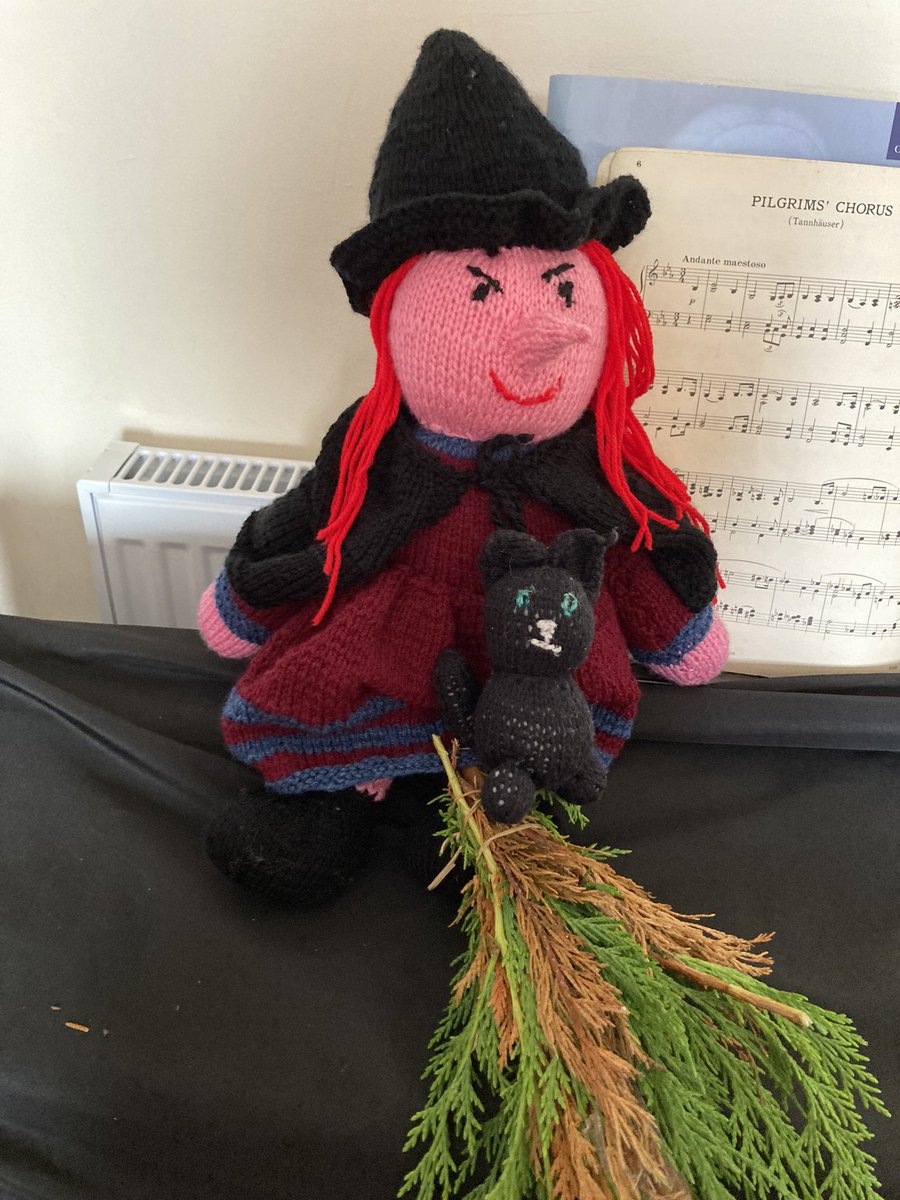 A bit premature for Halloween…but my latest knit all ready with a lleylandii broom…think she’s got a bit over heated from a hot cauldron!!! 😂