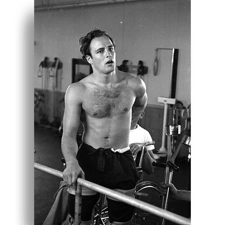 brandobook's tweet image. filming The Men (1950)
MarlonBrandoBook.com