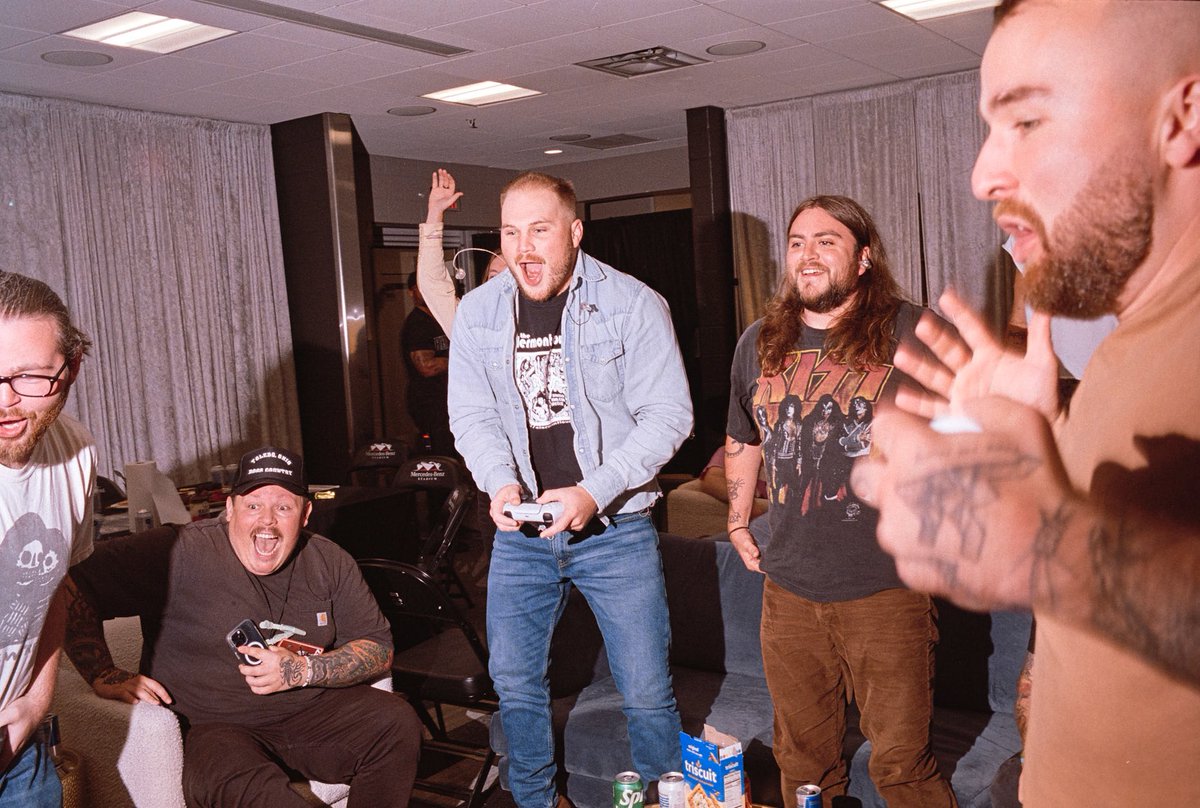 Zach Bryan tweet media