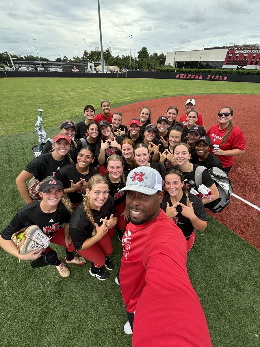 We back! 📸

#SwordsUp⚔️