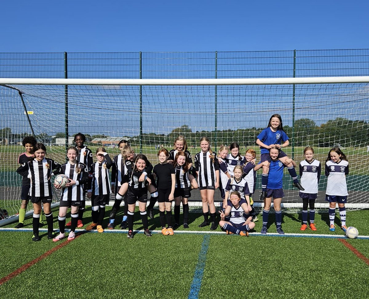 The☀️came out for a pre season friendly U11s Jags (and a couple of Panthers) vs. <a href="/HoughEndGriffin/">Hough End Griffins</a> this morning! Good to see the girls enjoying playing after a break and an exciting, competitive match! 💫Well done to GoTGs Tess and Grace 🏅🏅Goals - Grace and Sienna ⚽️⚽️