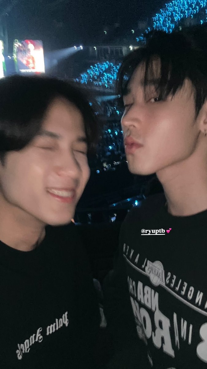 lattesipper's tweet image. dari kemaren mereka teh 😌😌😌😌😌 #RyuJava