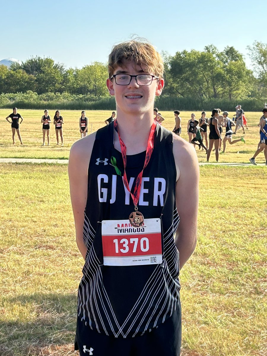 A GREAT day to be a Wildcat…
Marcus Coach T XC Invitational 🏅 

ELITE Varsity Boys 
Ruel Newberry 1st 🥇 

ELITE JV Girls 🥉 
Taytum Peet 4th
Olivia Hernandez 9th
Kaleigh Box 14th
Natalie Argo 19th

ELITE JV Boys 
Ethan Brown 9th 

#runninsouthside