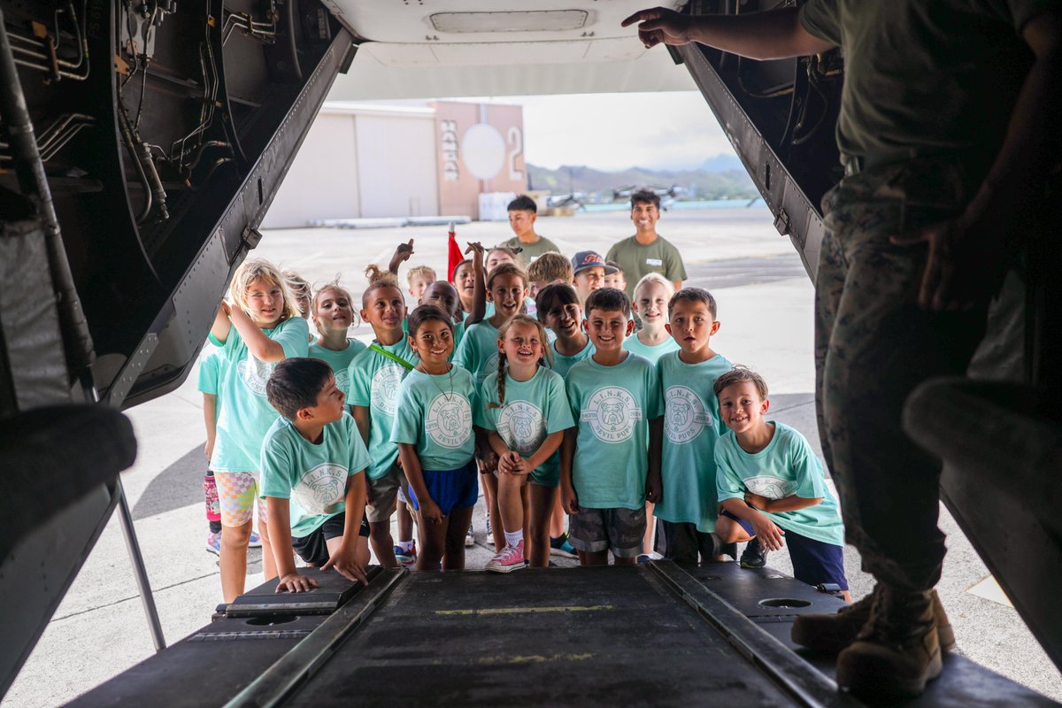 #Marines with <a href="/MCB_Hawaii/">MCBH</a> host a Lifestyle Insights, Networking, Knowledge, &amp; Skills workshop for kids from the Devil Pups Youth Program For America.

Devil Pups challenges and educates youth of all backgrounds to learn self-confidence &amp; responsibility for their actions.