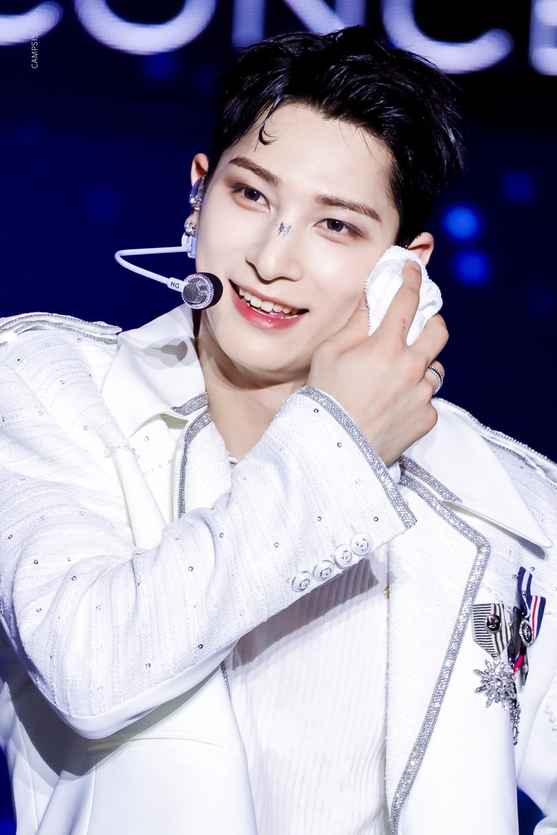 ₊*ෆ˚𝐇𝐚𝐩𝐩𝐲 𝟕𝐭𝐡 𝐀𝐧𝐧𝐢𝐯𝐞𝐫𝐬𝐚𝐲˚ෆ*₊

행복이 눈에 보이는 순간

나의 행복이 되어준 너
너의 행복은 내가 지켜줄게 

#BAE173 #이한결 #한결 
#하염없이_어여쁜결