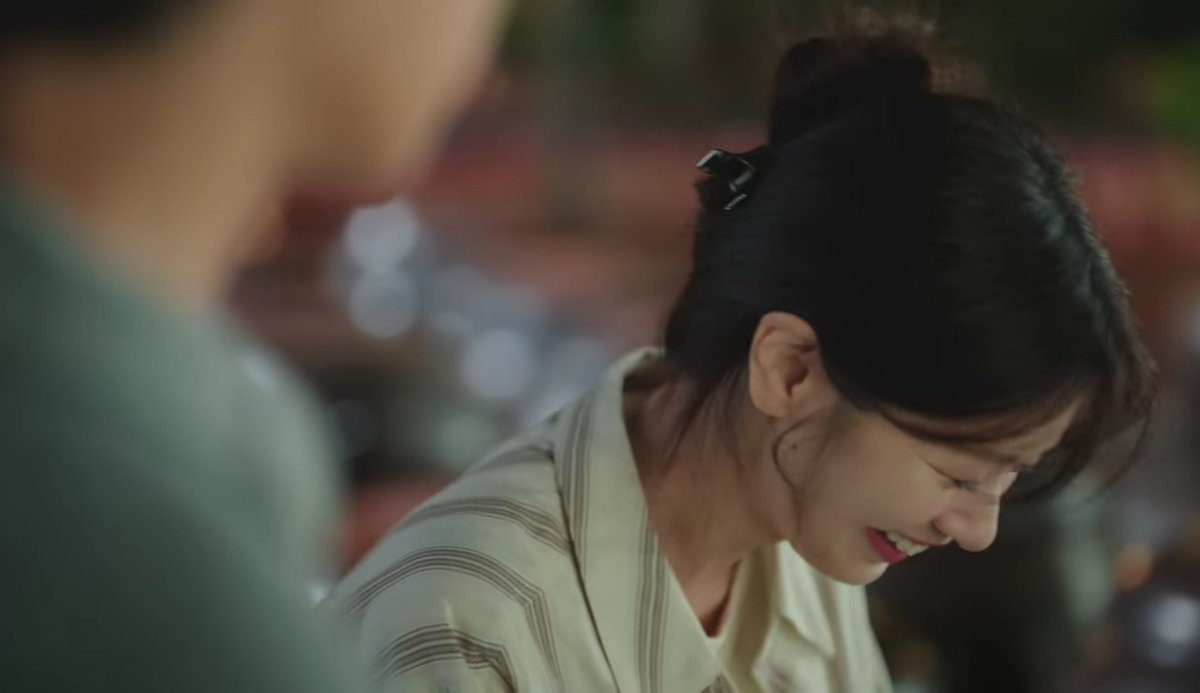 chaedaely's tweet photo. "do you know how do you look like when you look at her? you smile. when seokryu smiles, you just smile with her"

ㅡ  Love Next Door, Episode 5 (2024) 🏠 https://t.co/A7hyl5sDWA