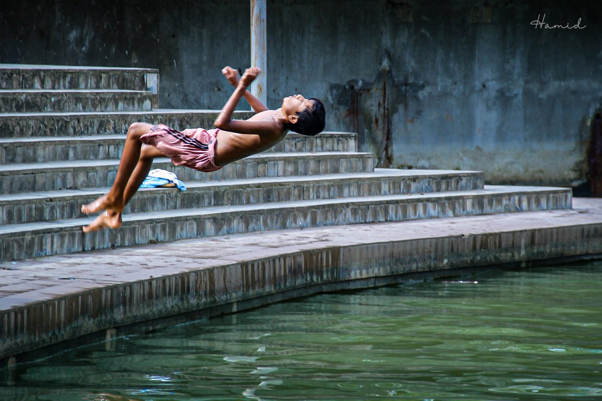 Hamid__Hossen's tweet photo. City childhoods....!

#cxbdiary 
#streetphotography https://t.co/98tpdtIBLl