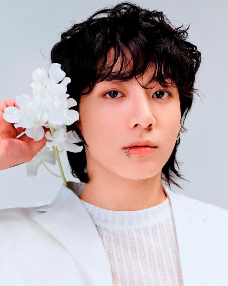 LanaCryes's tweet photo. 해피 정국 데이 🎁🎂🥳 생일 축하해요 💜💜💜 #HappyBirthdayJungkook #happybdayjk #jungkookday https://t.co/zsME2laqhF