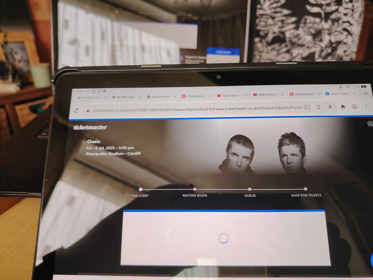 simonvaughan191's tweet photo. @liamgfansclub @liamgallagher @NoelGallagher @liamgallagher @NoelGallagher @TicketmasterUK @Ticketmaster Waited 7 hours in the queue for Cardiff. Got to the end and what did we get, NOTHING. BUFFERING that's all we got. @Ticketmaster what's going on? https://t.co/nvM3oxQPls