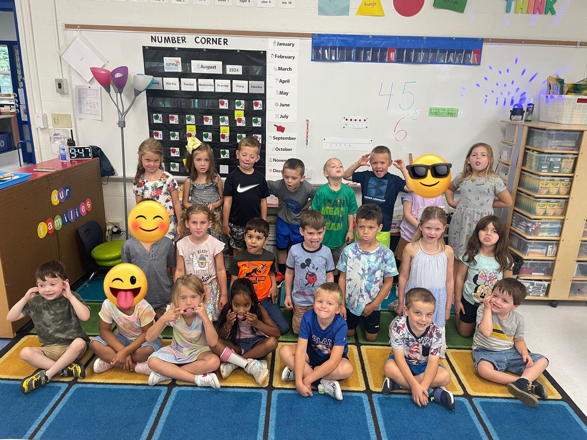 Our 24-25 Class Family 🤍

(You wouldn’t believe how challenging it is to get all 22 to look at the camera at the same time 😂😍)