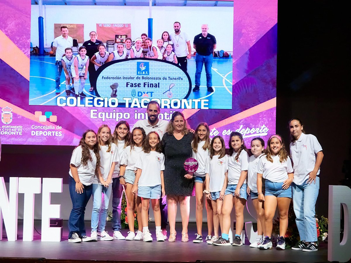 #Tacoronte reconoció este viernes en el #AuditorioCapitol la labor y trayectoria de 30 deportistas y clubes del municipio en la #GaladelDeporte 2024 

La ciudad recupera así este importante encuentro de la página deportiva, con más de 300 personas en el patio de butacas.