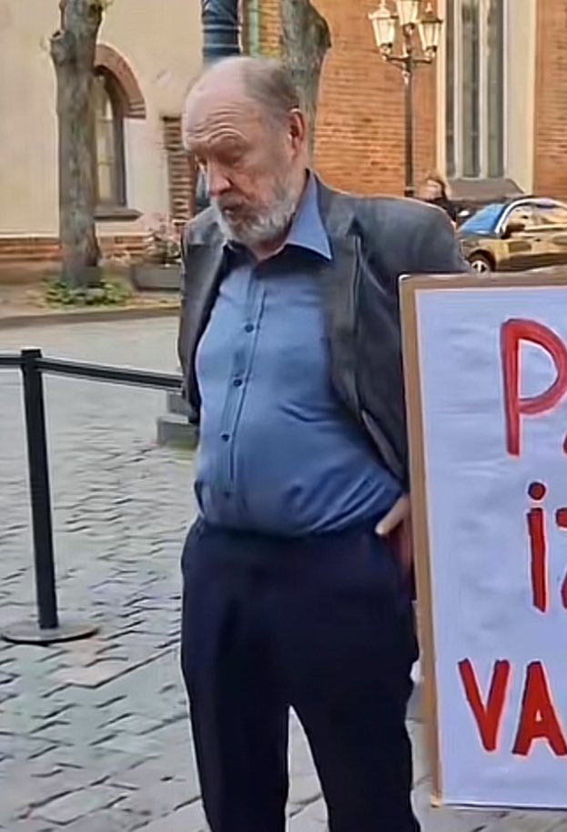 Tā sajūta, ka 1. septembris jau rīt, bet saproti, ka atkal būs 2 latviešu valodā un netiksi nākamajā klasē 😭