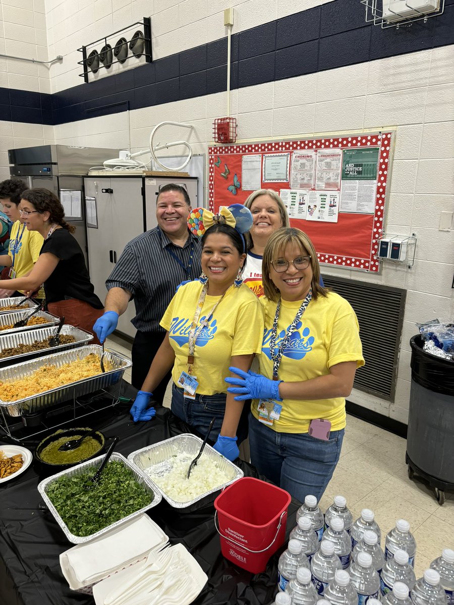 deannamicaletti's tweet photo. Wildcats Back to School Bash! #communitypartners🤝 @sdu46 https://t.co/aFhwSZu2G8