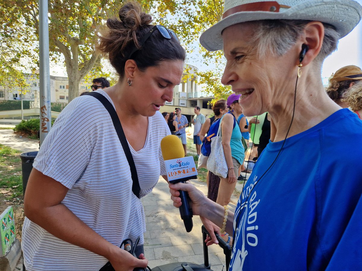 📡 Connectem amb la Unitat Mòbil des de la Festa Major Alternativa de Sants, al Parc de l'Espanya Industrial, on hem viscut la divertida cursa de barques! 🛶 

👏🏼Felicitats a l'Escola Popular de Sants per la victòria! 🎉 #FMSants2024