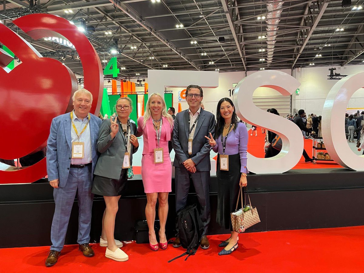 Philippe KOLH (@philippekolh) on Twitter photo Very proud to have been invited to lecture on artificial intelligence in managing aortic disease in the ESVS Society / European Society of Cardiology session at the ESC Annual Congress in London. Great session with outstanding colleagues. <a href="/UniversiteLiege/">Université de Liège</a> <a href="/CHULiege/">CHU de Liège</a> <a href="/AcademieMed/">Académie royale de Médecine de Belgique</a> Very proud to have been invited to lecture on artificial intelligence in managing aortic disease in the ESVS Society / European Society of Cardiology session at the ESC Annual Congress in London. Great session with outstanding colleagues. <a href="/UniversiteLiege/">Université de Liège</a> <a href="/CHULiege/">CHU de Liège</a> <a href="/AcademieMed/">Académie royale de Médecine de Belgique</a>