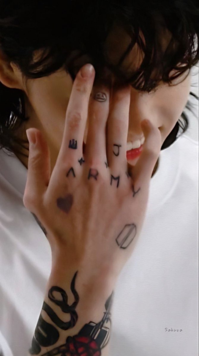 ArmyElifbts's tweet photo. #JungkookisGolden
#NeverLetJKGo
#StandingNextToJK
#EverybodyNeeds Jungkook
#GlobalPopStarJKDay
#HomelsJungkook
#RightHereWithJK
#Closer ToJungkook
#HAPPYJKDAY https://t.co/s70gcKKnSr
