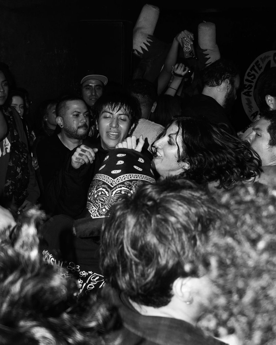 Carrion Kids (@carrionkids) on Twitter photo Iztapalapa ! Ahí te vamos para una más 💋 Nos vemos hoy mismo para un show temprano, tocamos 2pm en <a href="/CervezaNomada/">Cervecería Nómada</a> 🍻
•
Fotos x <a href="/Emi_Francesco/">Francescovazquez</a> Iztapalapa ! Ahí te vamos para una más 💋 Nos vemos hoy mismo para un show temprano, tocamos 2pm en <a href="/CervezaNomada/">Cervecería Nómada</a> 🍻
•
Fotos x <a href="/Emi_Francesco/">Francescovazquez</a>
