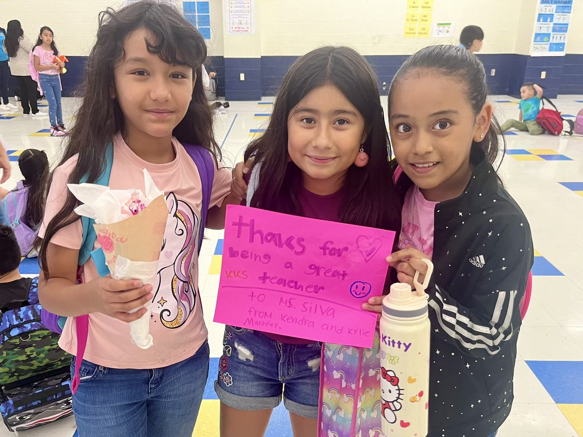 mssilva_3's tweet image. It’s the joy, love and effort in the little things that make me the happiest.

Surprised by my former #SilvaSmarties during dismissal.🤍 Blessed with their genuine love, appreciation and connection. 🥺

Once a Smartie, always a Smartie. 🫀 #LoveFirstTeachSecond