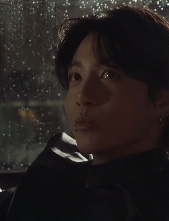 happy birthday, my absolute favorite soul! you bring light to everyone’s lives, especially to mine. I’m truly glad i get to exist at the same time as you. 🤍