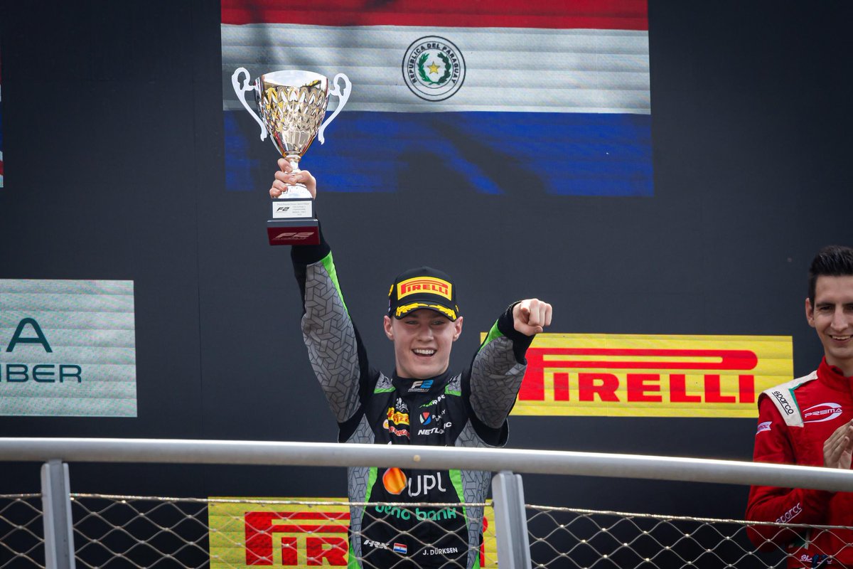 🏆 OTRO PODIO PARA <a href="/joshuaduerksen1/">Joshua Duerksen 🇵🇾</a> 🇵🇾

Nuestro piloto #MBARETE volvió a lucirse en la carrera sprint de Monza 🇮🇹 de la <a href="/formula2/">Formula 2</a> y se llevó el 🅿️3️⃣ sumando así su segundo podio en su primer año en la categoría.

GRANDE JOSH ‼️💪🏼🏁🏎️🔥 

#SomosMbarete #JD24 #ItalianGP #GPItalia