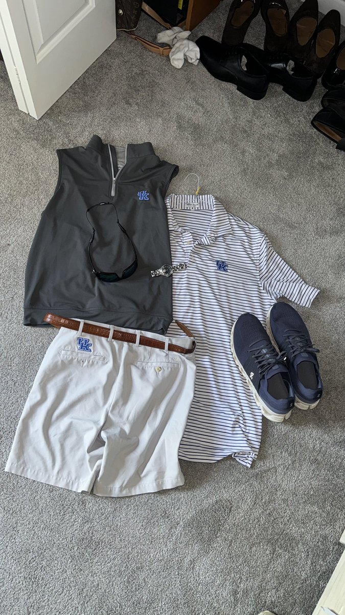 Mind if I wear some Peter ? Unc would much rather be in crimson today supporting the tide but I have to finish out my last go around at my soon to be Alma Mater. What’s important : I Love my tide and love the state of Kentucky. I’ll die behind it. Let’s have a fucking day 🫨