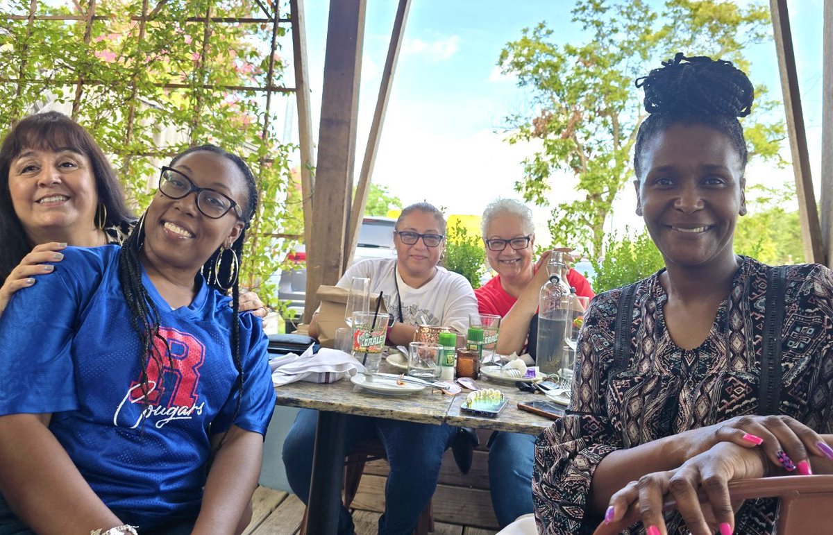 Dinner with my beloved Ross Family who picked up my tab at Rocco’s &amp; totally surprised me with a TX House of Reps Resolution. #BlessedRetirement #FeelingAppreciated <a href="/BetsyRossElem/">Betsy Ross ES</a> <a href="/ray4d_thebetsy/">Robin Rayford ✏️🍎</a> <a href="/petecarter3/">Erika Carter</a> <a href="/houstongent/">kdowney</a> <a href="/erinehines/">Erin Hines Gonzales</a> @HISDChoice <a href="/Teach_4_purpose/">Dr. La'Kisha Hickerson</a> <a href="/RepHaroldDutton/">Harold V. Dutton, Jr.</a>