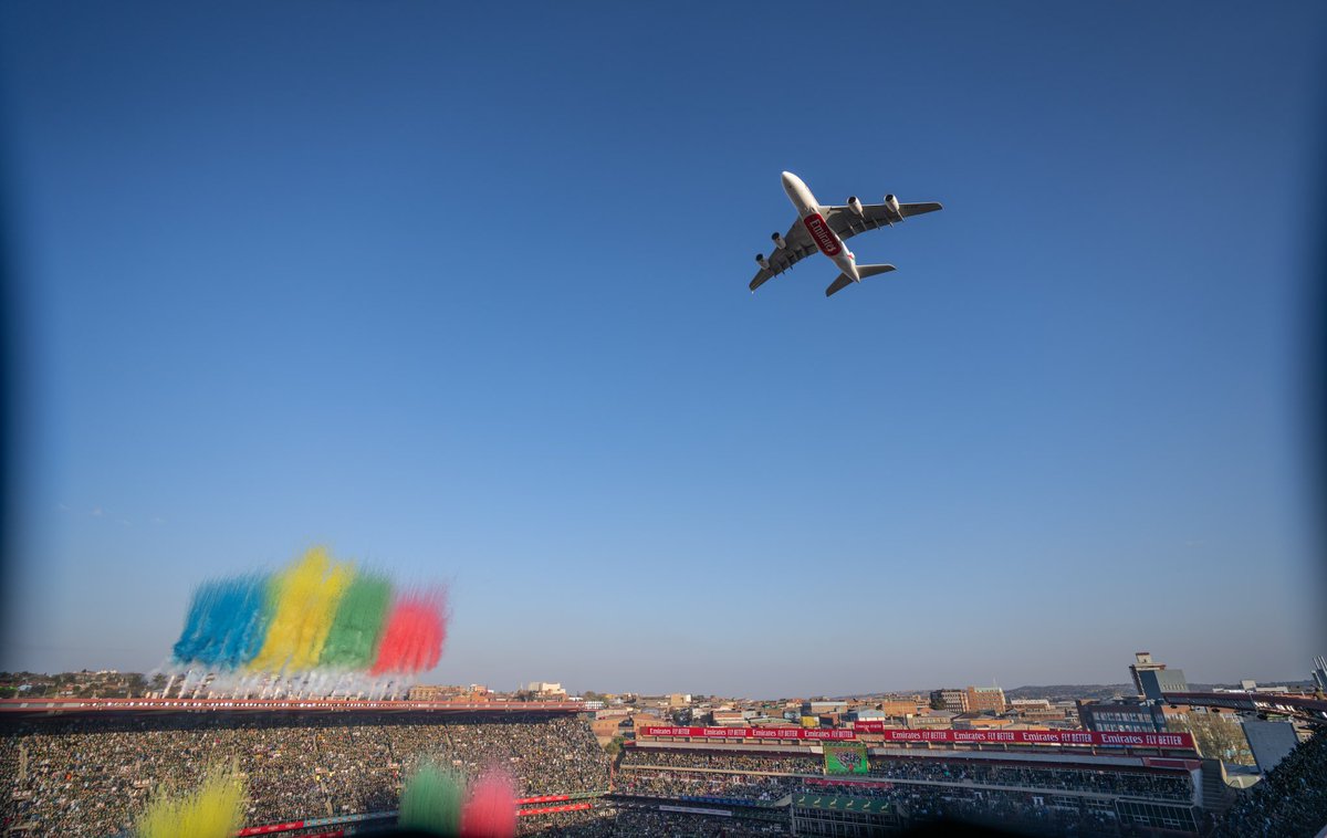 The iconic flyover at Emirates Airline Park! A moment that gives you goosebumps every time. 🇿🇦💚💛

#Springboks #ForeverGreenForeverGold #RSAvNZL