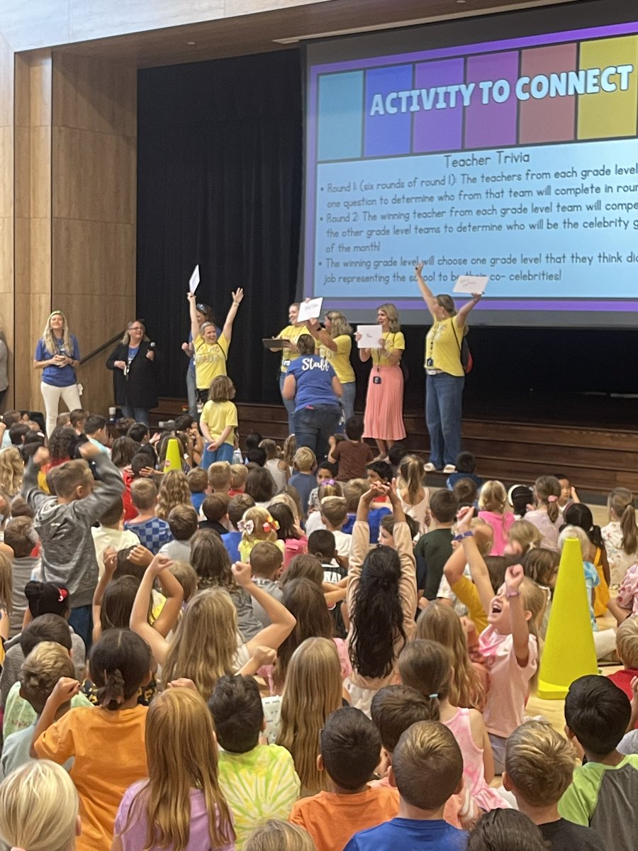 What do you do when you’ve been back to school a whole month? 🎉 Celebrate 🎉 with a whole school family meeting! 💚💙💫 <a href="/myccs/">Carmel Clay Schools</a> #CCEthespace4U