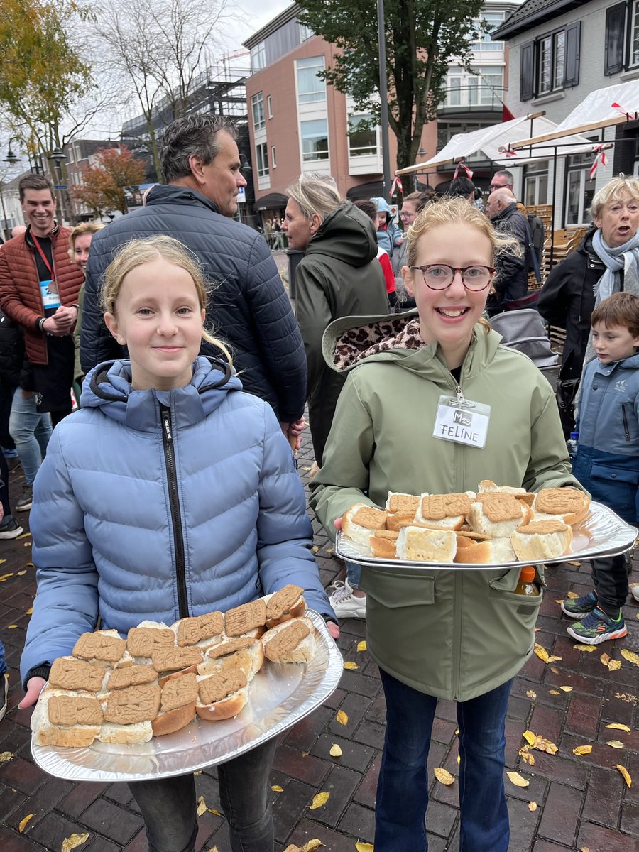 krollenloop's tweet image. Heb jij jezelf al ingeschreven voor de tiende editie van de Lekkerste loop van Brabant? Al meer dan 500 deelnemers gingen je al voor. Ga snel naar krollenloop.nl Deelname kost €10,-; kinderen doen gratis mee aan de 1 en 2,5 km!