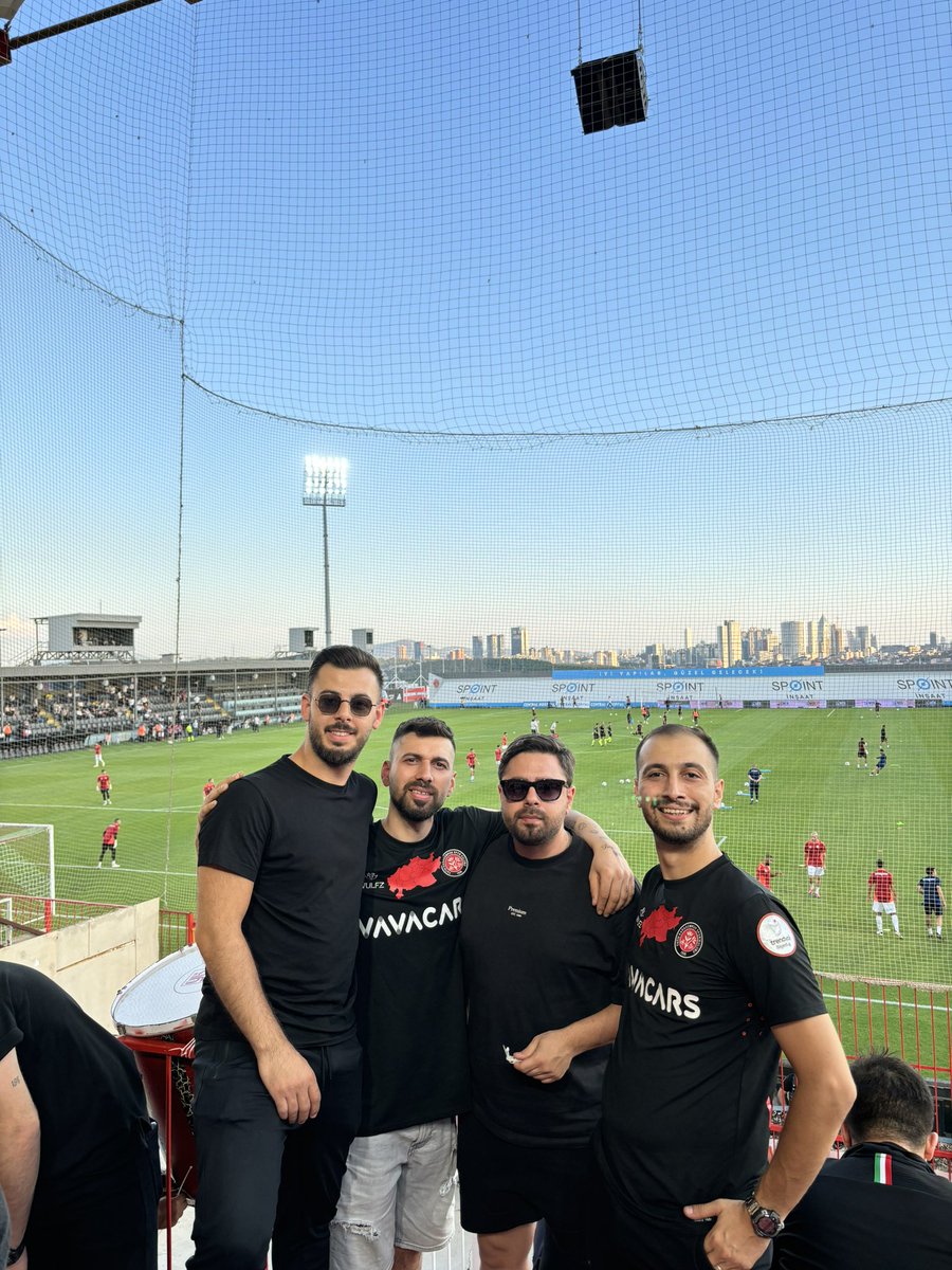 İstanbulun Kralı Her Zaman Biziz ⚫️🔴🐺