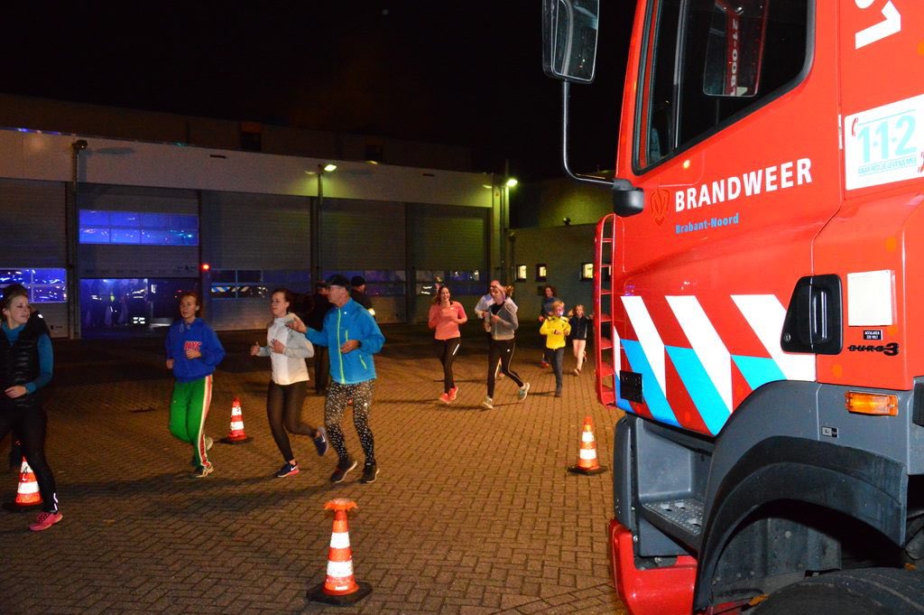 krollenloop's tweet image. Vanwege het 10-jarig bestaan organiseren we op zaterdag 2 november weer een Urban Night Run! We gaan lekker hollen door prachtige gebouwen in het centrum. Deelname kost 5 euro en inschrijven kan via krollenloop.nl