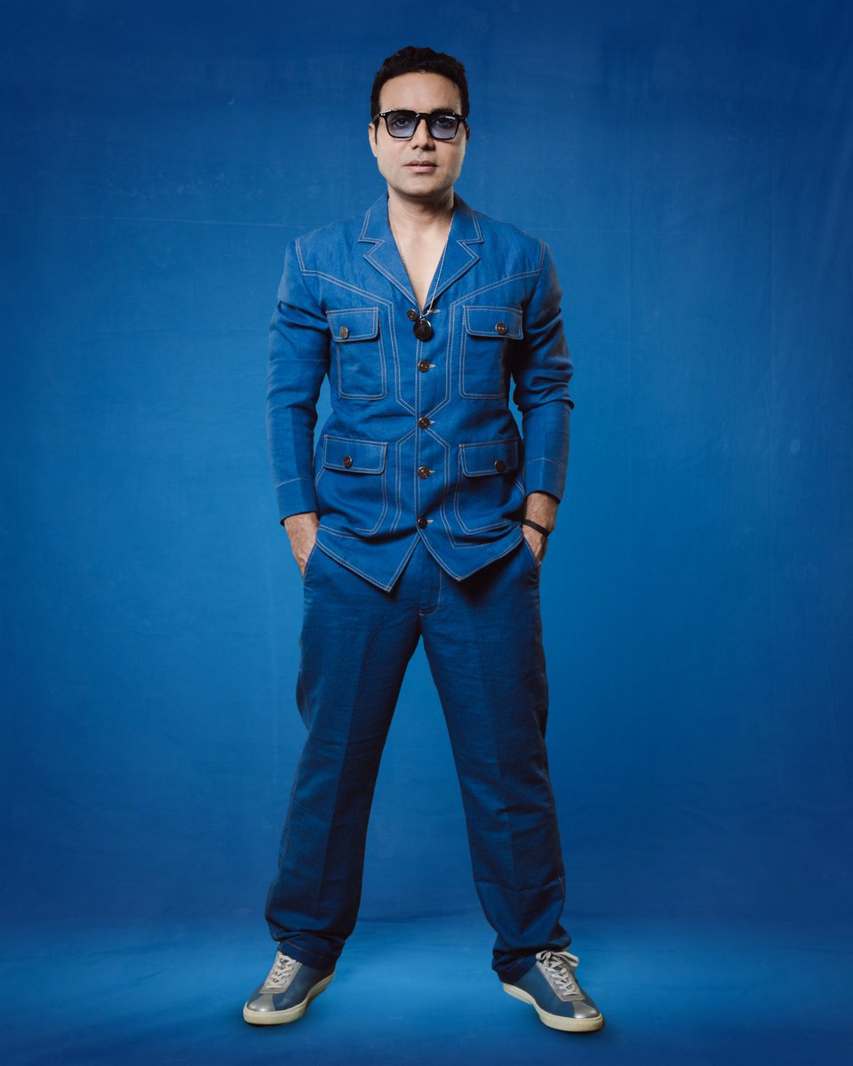 imsalimdiwan's tweet image. Find beauty in the 💙 🔵 

#incharacter #actorlife #imsalimdiwan
#bollywood #bollywoodactor #bluebeauty  #bluedream #actorsalimdiwan

Outfit: @twig_tie
👓 @sunglassic.official
Styled By: @saloni142_
Team: @_.n.a.n.d.i.n.i_ @simrnxx._
Photography: @armaanguptaforreal
HMU: