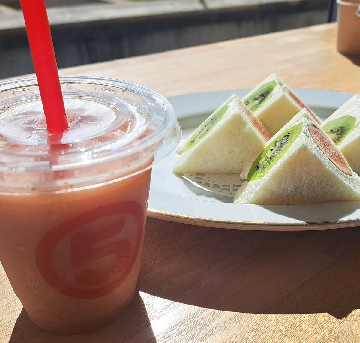 _imai_mai_'s tweet photo. 今日食べたご機嫌なフルーツサンド
 #マルゴデリオウジガダケ
 #キウイ
 #イチジク
@marugodeli https://t.co/pLYPAU6eaz