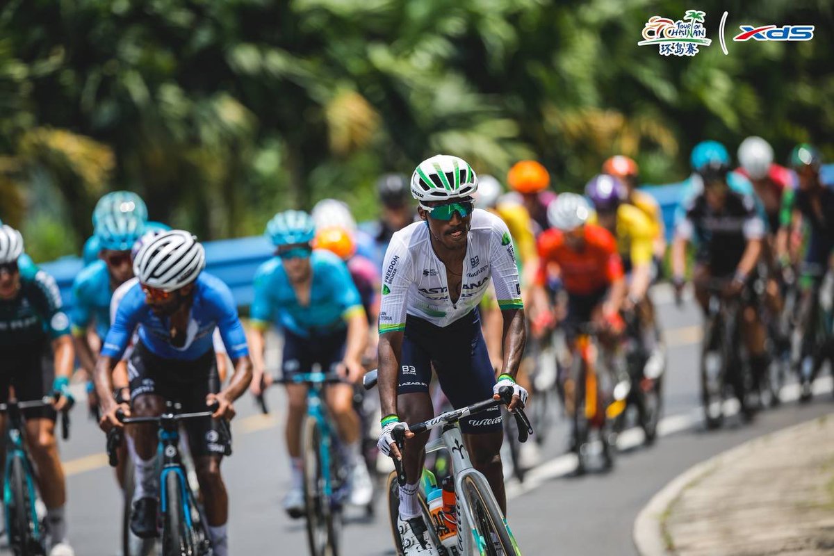 henokmulubrhan's tweet photo. 🥈in GC and 2 top 10 good week in @tourofhainan and 🥵 special thanks for my teamates @AstanaQazTeam https://t.co/PSENDPBiEO