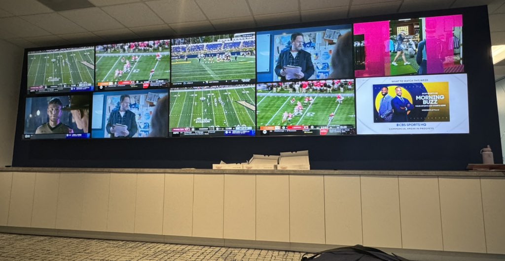 DariusJButler's tweet photo. Week 1 College 🏈🙌🏿 https://t.co/6OllwUi3cx