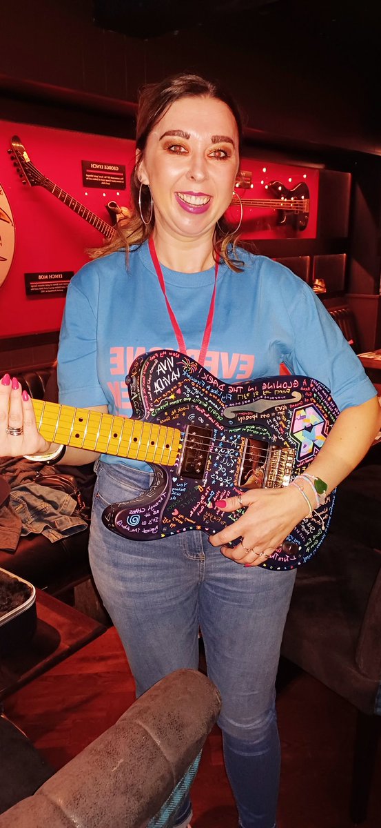 KellieG100's tweet photo. At the @coldplayxtra fan meetup for a brief while and was lovely to meet some familiar face @Carlplay1971 @ColinDoyle_ @neisha72 
Thank you for the keyring @gothcoldplay it's very pretty 😍 
And got to get a pic with the very beautiful guitar decorated by the talented Nicholas🫶 https://t.co/0P52KJOXP4