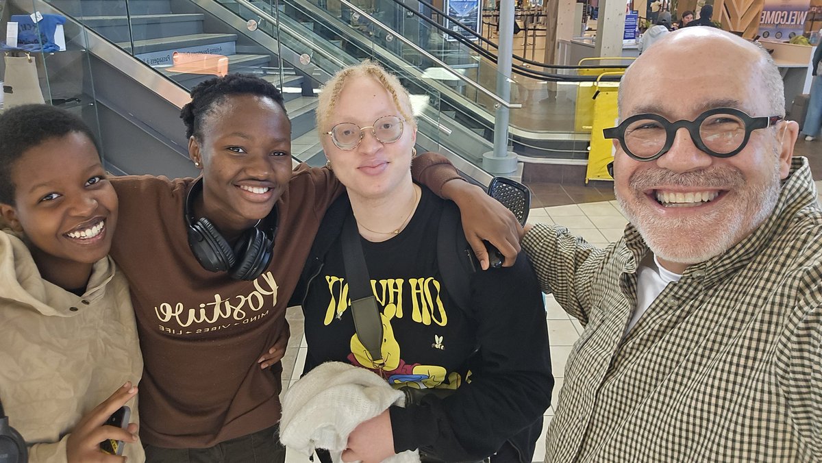 CJHarel's tweet photo. De beaux moments ! Happy times! @FlyYQR, our new and returning international students are on their way back to École Mathieu in #Gravelbourg. @FNCSF @Cefsk #éducation #international #Canada #FRCAN #FRSK https://t.co/lgbsPbb8gw