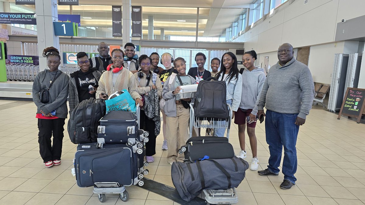 CJHarel's tweet photo. De beaux moments ! Happy times! @FlyYQR, our new and returning international students are on their way back to École Mathieu in #Gravelbourg. @FNCSF @Cefsk #éducation #international #Canada #FRCAN #FRSK https://t.co/lgbsPbb8gw