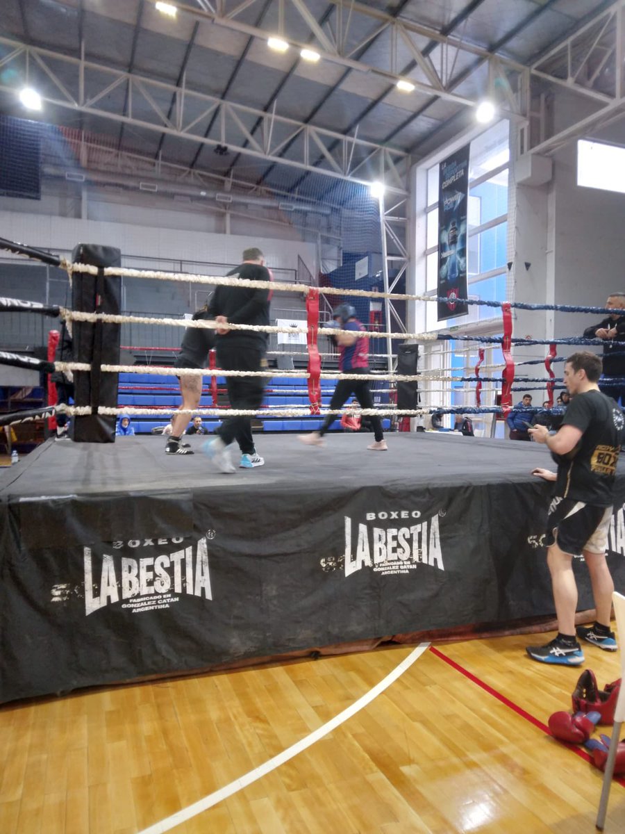 WildeCuervo's tweet photo. Jornada de Boxeo en el Pando! https://t.co/TpBvlIbPOX