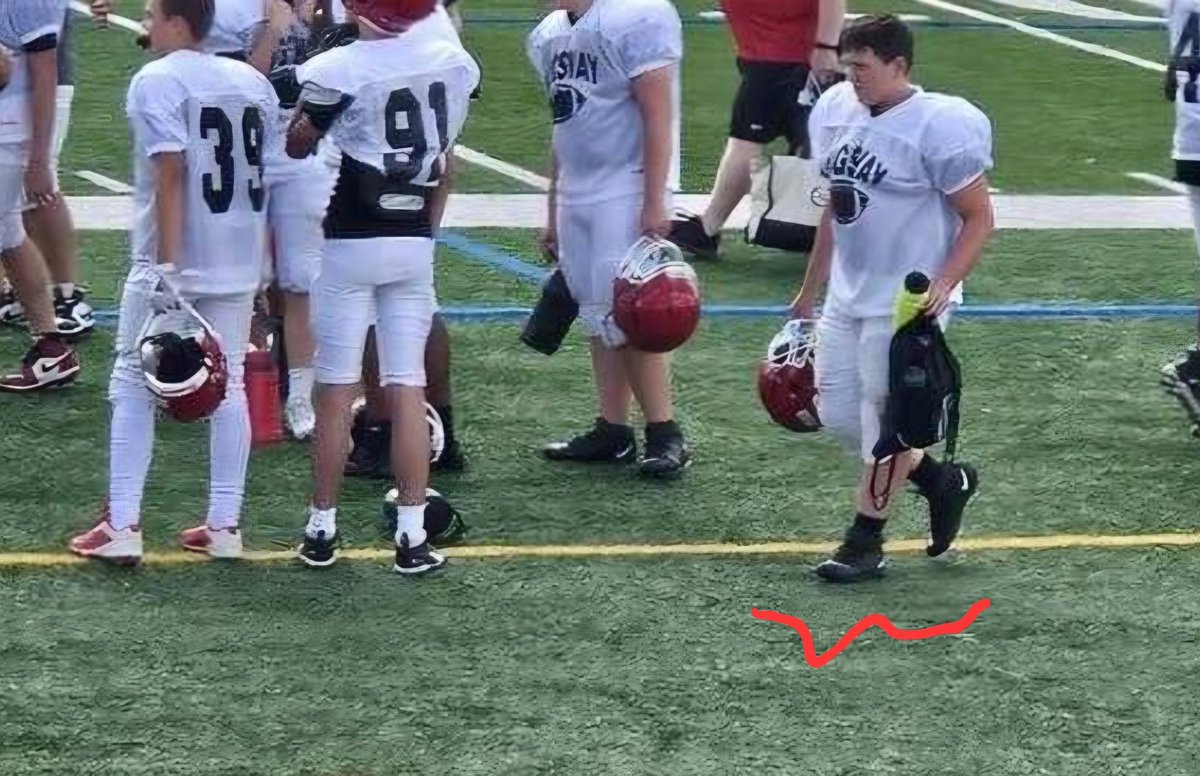 1badimport1's tweet photo. @TheCryptoDaddi My youngest  1st HS  game and scrimmage this week .It goes fast https://t.co/IHdmIoT2so