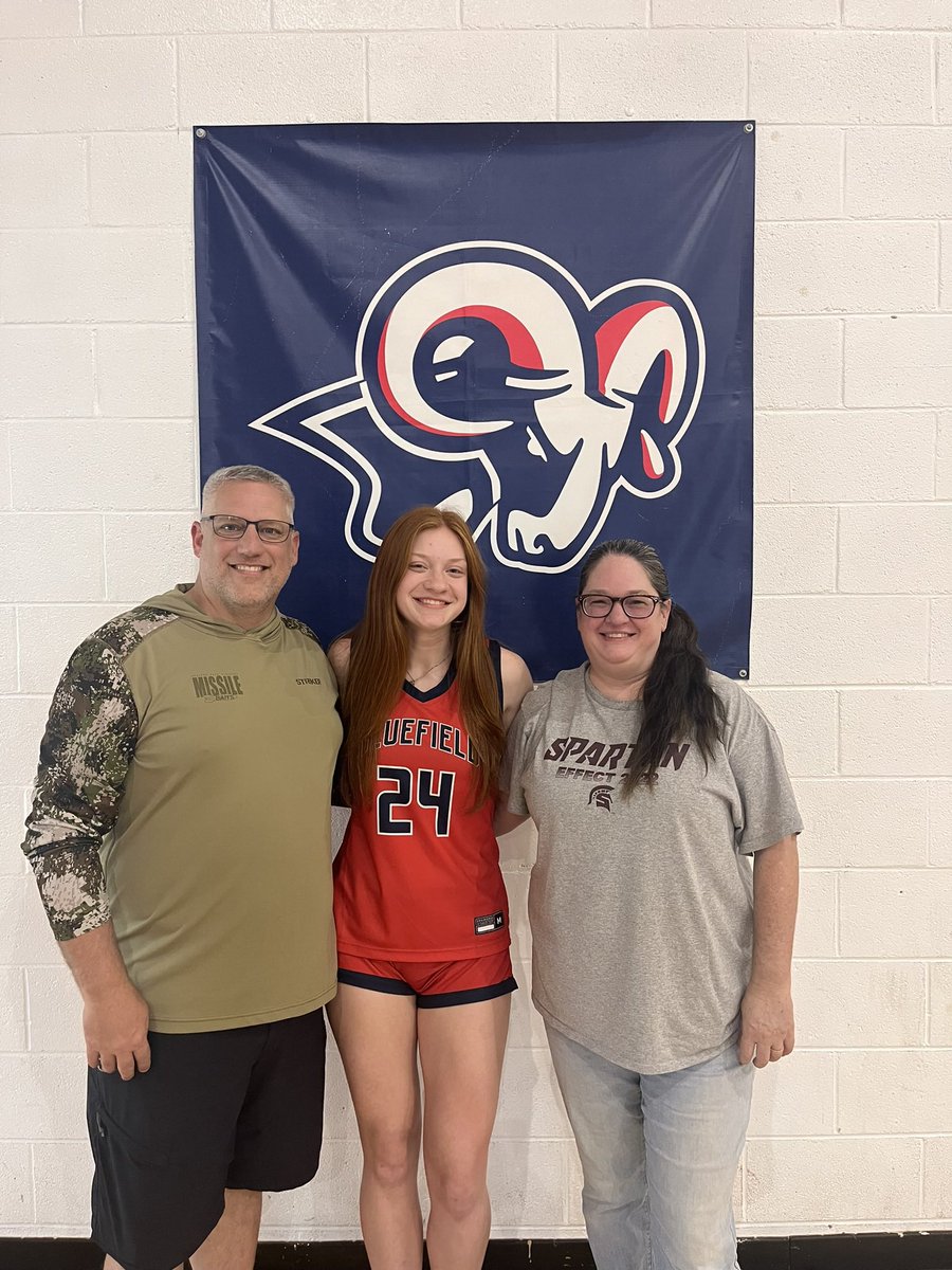 Had a great time on my official visit with @Bluefieldwbb. Loved meeting the team and <a href="/coachwrightBU/">Jake Wright</a>. Thanks for being so welcoming!