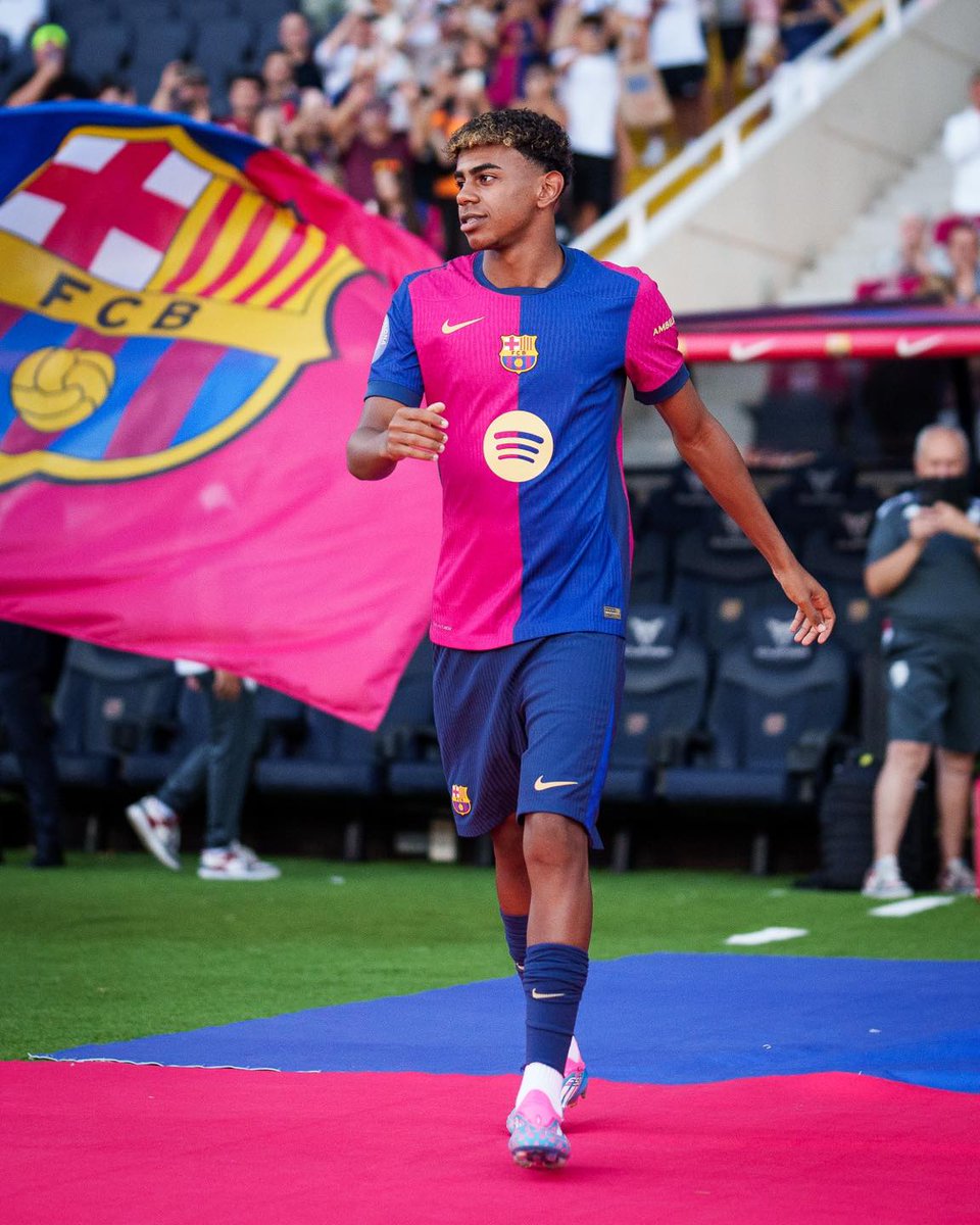 InvictosSomos's tweet photo. QUÉ VIVA EL FÚTBOL DE LAMINE YAMAL. https://t.co/dIifpm3mgQ