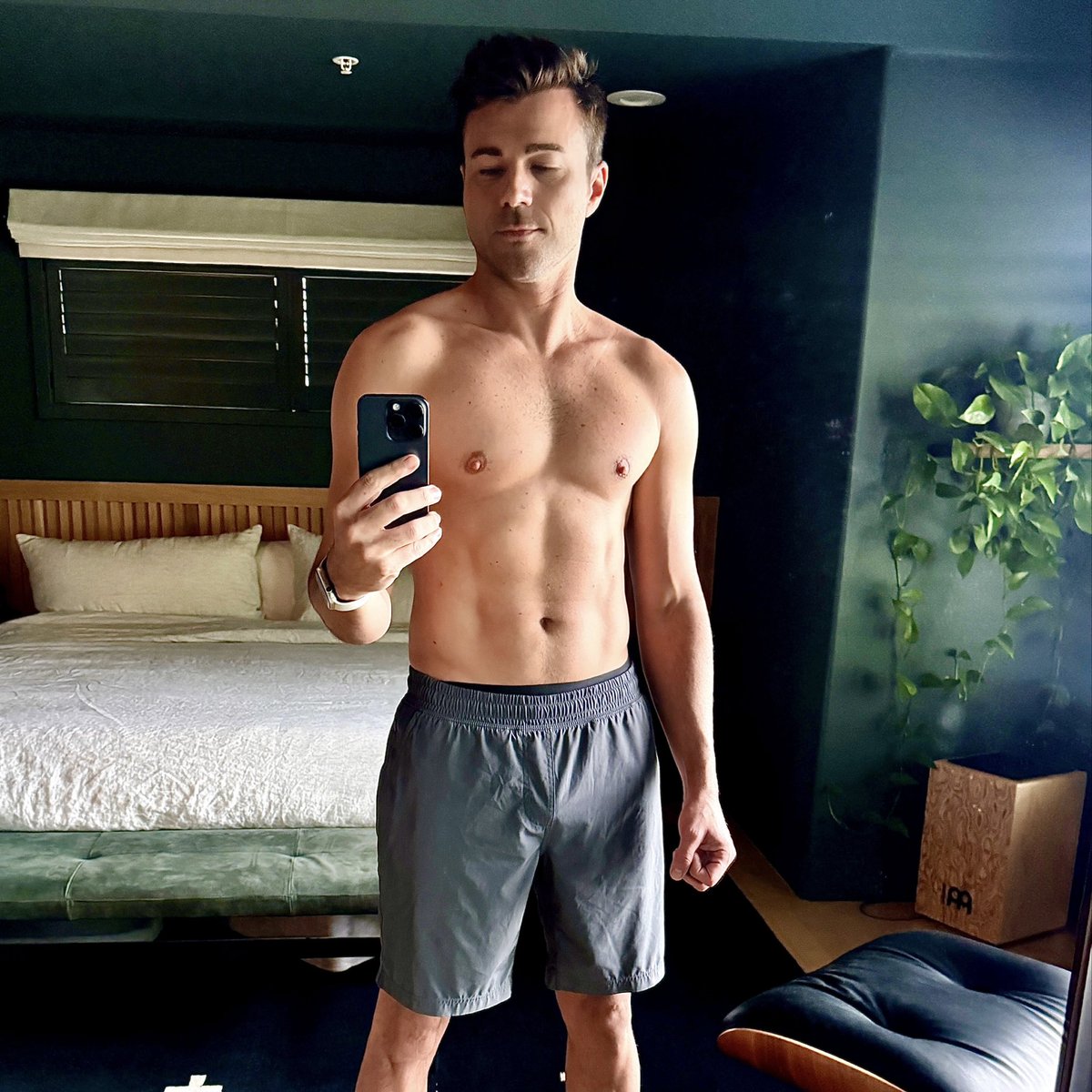Today is my 1 year anniversary of going to the gym at least 3 times a week for the first time in my life. This July and August have been really, really tough for me from a personal/emotional standpoint. Def not fishing for pity but rather to say it was really, really helpful to