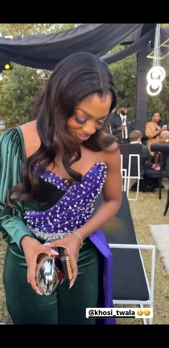 NikiweNgcobo's tweet image. Mother❤️❤️❤️ Selimathunzi is coming back nisazombona nje kutv ubabe wami

Please sms : KHOSI TWALA SEBENZA to 31562

AFRICA FOR KHOSI TWALA
WEEKEND WITH KHOSI TWALA
#KhosiTwala 
#VoteKhosiTwala