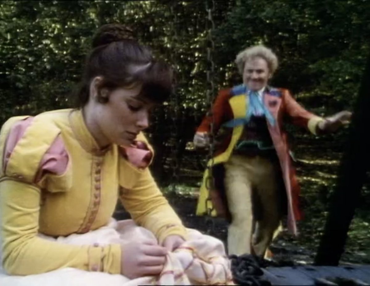 oncetual's tweet image. hes such a menace, peri watch out