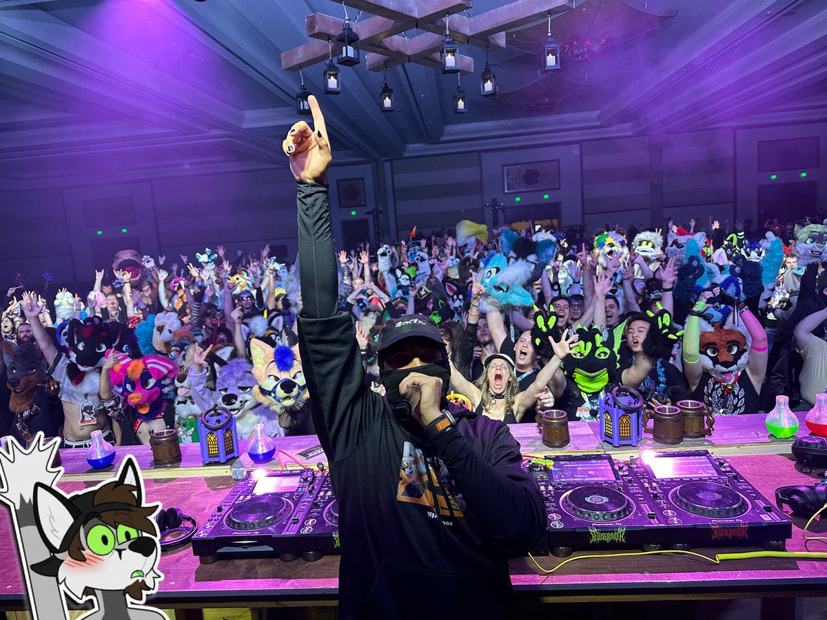 MEGAPLEX THANK YOU SO MUCH FOR SHOWING OUT LAST NIGHT 🔥 😭 

LETS KEEP THE PARTY GOING ALL WEEKEND!!!
