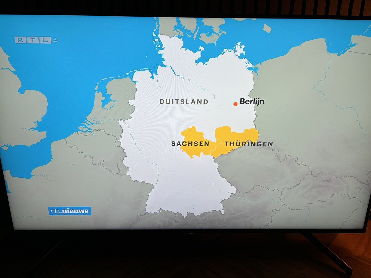 ronaldschild's tweet photo. @JeroenAkkermans Sachsen is in ieder geval topografisch gezien wel iets rechtser dan op jullie kaart aangegeven. Of Thüringen iets linkser 🫣 https://t.co/w4KWfClecV