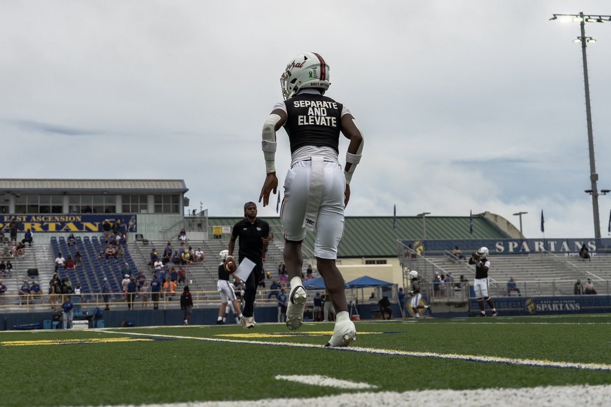 nate_dailey2's tweet photo. Senior season!!! https://t.co/BPdYGUQPoU
