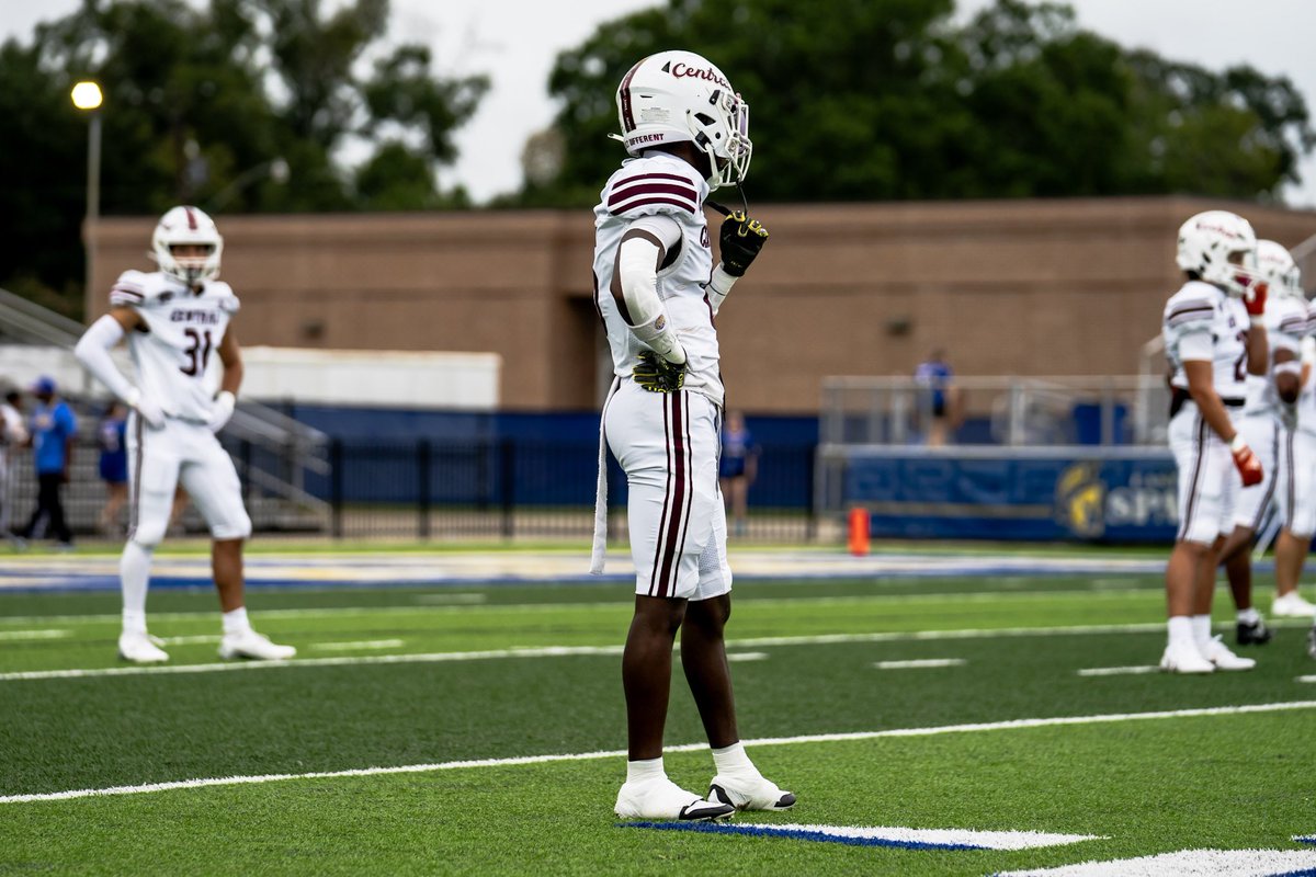 nate_dailey2's tweet photo. Senior season!!! https://t.co/BPdYGUQPoU